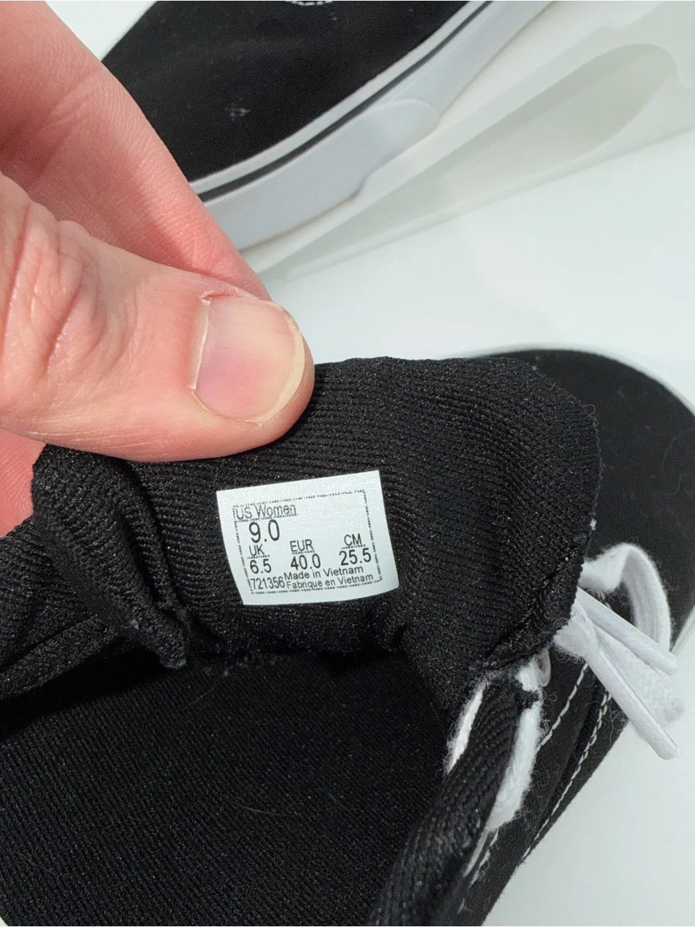 Vans Women’s Canvas Sneakers | Black | Size 9 | EUC